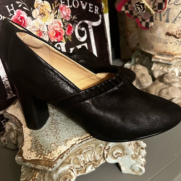 Clarks - Picture 4 of 4